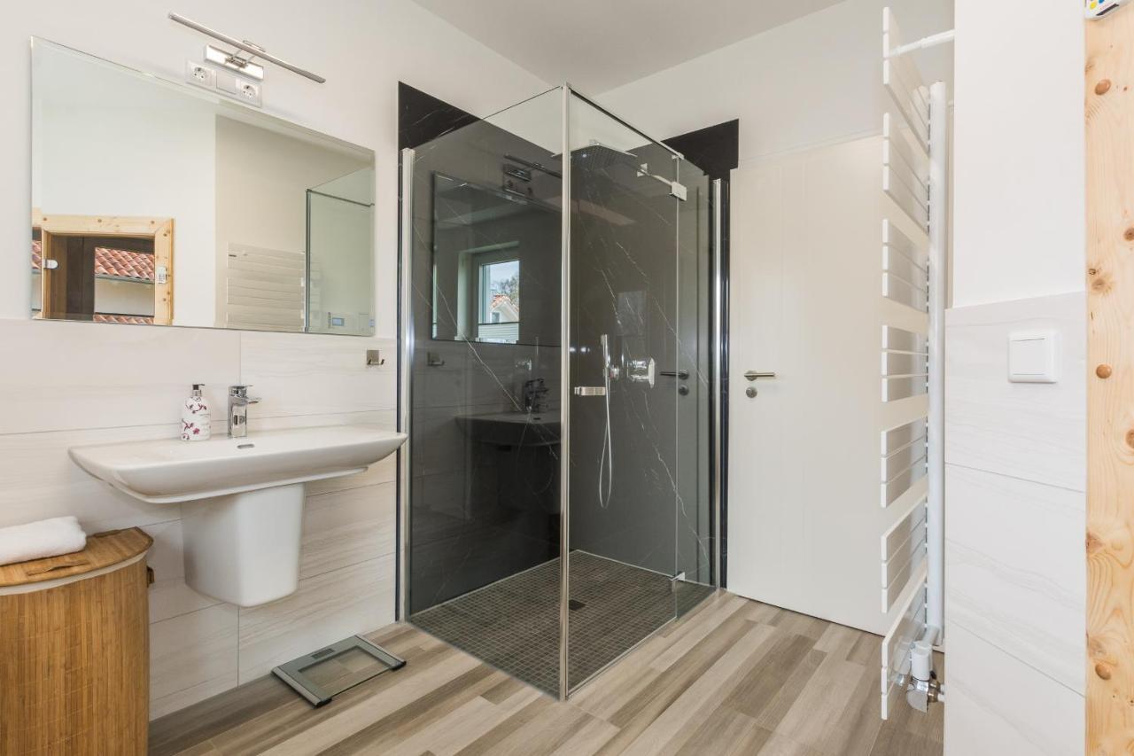 Luxus-See-Domizil Mit Sauna, Kamin Und Boot-130 Qm Fuer 6 Personen Krakow am See Ngoại thất bức ảnh